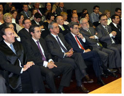 diversas autoridades de Justicia, entre ellos el presidente del Tribunal Superior de Justicia de la Comunitat Valenciana, Juan Luis De la R�a, el fiscal superior del TSJCV, Ricard Cabedo, el director general de Justicia y Menor de la Generalitat, Antonio Gastaldi, y el magistrado del Tribunal Supremo Jos� D�az Delgado