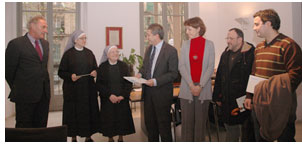 El Colegio de Abogados de Baleares contribuye con 8.000 euros a los programas de ayuda social de la fundaci�n Nazaret, Hermanitas de los Pobres y Caputxins