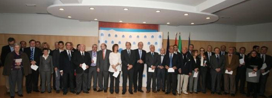 on motivo del d�a mundial de los derechos humanos, personalidades del mundo de la pol�tica, el deporte, la cultura, el arte y representantes de las administraciones local, provincial y auton�mica han acudido a la instituci�n colegial para participar en esta lectura anual.