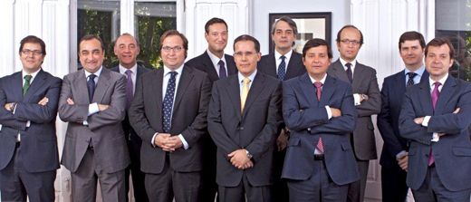 de izquierda a derecha, delante: Jos� Mariano Cruz, Antonio Cu�llar, Jacobo Mart�nez P�rez-Espinosa, Juan D�az Hidalgo, Antonio Bravo, Javier Ib��ez. Detr�s: Kiko Carri�n, Vicente Arias, Luis Bermejo, Carlos Pem�n y Rafael Arr�ez