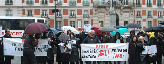 Archivo Lawyerpress - Manifestaci�ndel Turno de Oficio delante de la sede del gobierno de la Comunidad de Madrid