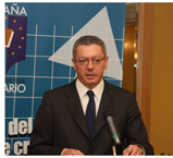 Alberto Ruiz-Gallard�n: �No se constituir�n sociedades en Espa�a sin escritura. Es un compromiso de Gobierno�