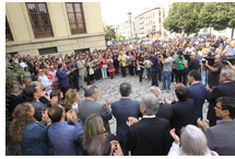 Los abogados granadinos guardan un minuto de silencio en memoria de Rosa Cobo
