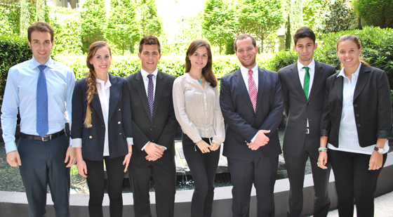 De izquierda a derecha  los alumnos Jaime J. Rodr�guez, Alexia Andress, Antonio G�lvez, Julia Torres, Daniel Andressen, �lvaro Vidal y Charlotte Barr�.
