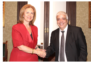 M. �ngels Barbar�, directora de la APDCAT, Asociaci�n Intercolegial de Colegios Profesionales de Catalunya y decano del Colegio de Abogados de Barcelona (ICAB), Oriol Rusca