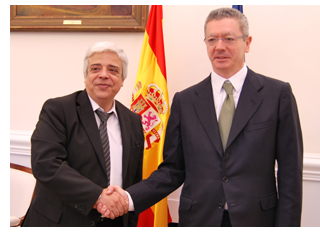 El decano del ICAB, Oriol Rusca con Alberto Ruiz Gallard�n, Ministro de Justicia