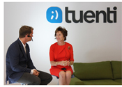 La vicepresidenta de la Comisi�n Europea, Neelie Kroes, presenta junto al Ceo y fundador de Tuenti, Zaryn Dentzel, el proyecto StartupEurope