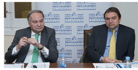 Rechazo mayoritario a la compatibilidad entre procuradores y abogado