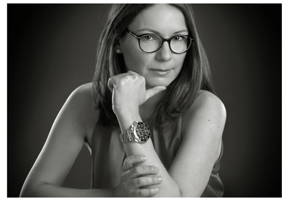 Laura Moll�, abogada experta en derecho laboral y novelista