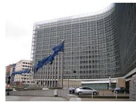 Bruselas ve clave que los estudiantes reciban ayudas o becas ante el impacto de las tasas universitarias