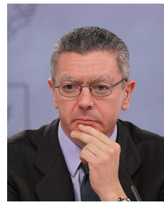 Alberto Ruiz-Gallard�n, Ministro de Justicia