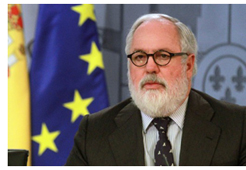 Ca�ete subraya que la UE invertir� 315.000 millones de euros para reactivar la econom�a y el empleo