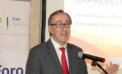 Fernando Candela, Iberia Express, defiende la apuesta por el equipo humano y los avances tecnol�gicos