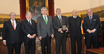 El doctor Julio Garc�a Guerrero, premiado con el II Premio Nacional de Derecho Sanitario