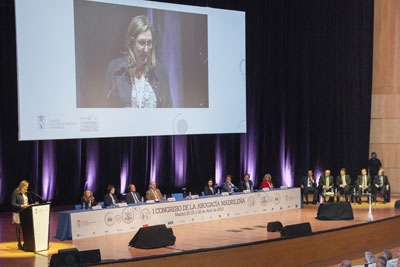 Sonia Gumpert advierte a Catalá que debilitar a los abogados es hacer lo mismo con los derechos de los ciudadanos