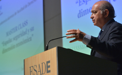 Fern�ndez D�az advierte que el 80 por ciento de las estafas provienen del cibercrimen y que a m�s seguridad m�s libertad