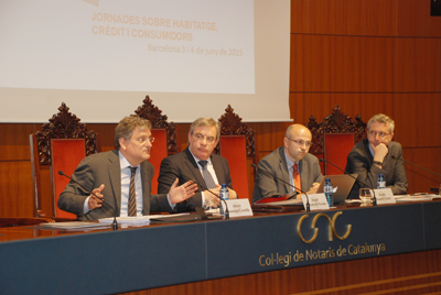 Los notarios reclaman el control de legalidad efectivo de las cl�usulas abusivas