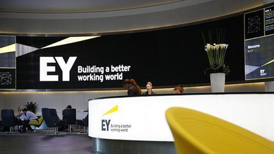 Una de cada cuatro empresas espa�olas estudia hacer al menos cinco adquisiciones en 2015 seg�n EY