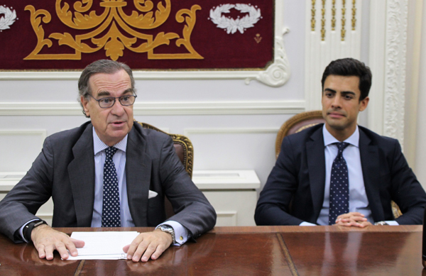 El decano del ICAM, José María Alonso, y el diputado de la Junta de Gobierno Juan Gonzalo Ospina