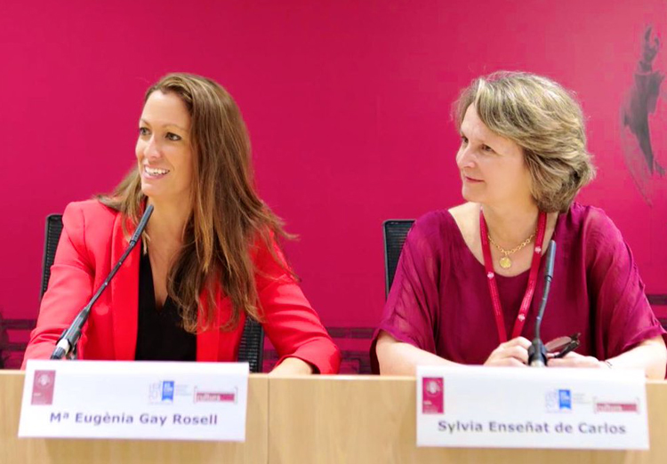 La decana del Colegio de la Abogacía de Barcelona, Mª Eugènia Gay, y la presidenta de ASCOM, Sylvia Enseñat