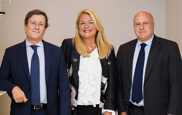 Javier Valdecantos (socio coordinador), Mª José Pérez-Cejuela (consejera) e Isidro del Saz (socio director oficina de Madrid).