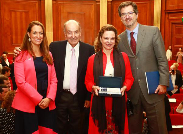 Premio Derecho y Sociedad