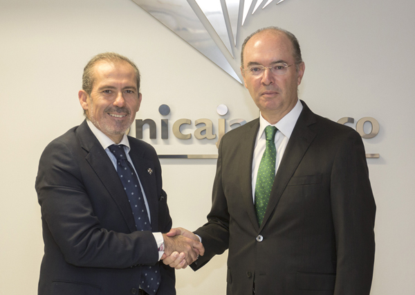 el Director Territorial de Unicaja Banco en Málaga, José Manuel Alba, y el Decano del Colegio de Abogados de Málaga, Francisco Javier Lara