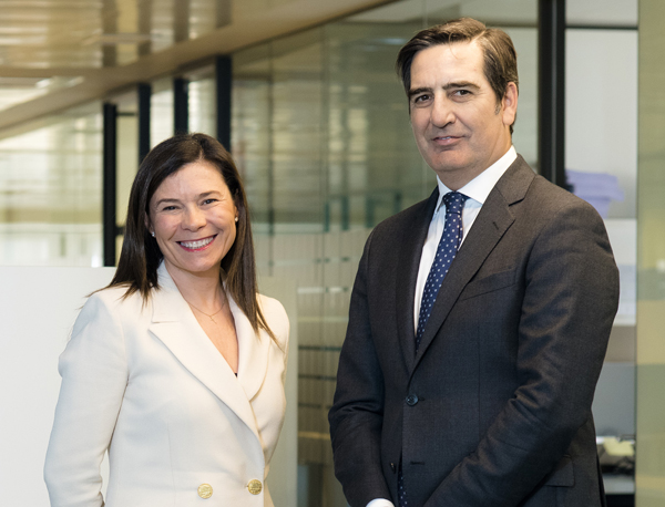 Pilar Menor, socia directora actual y Jesús Zapata, nuevo socio director a partir del 1 de mayo