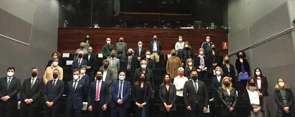 entrega de "cheques solidarios"