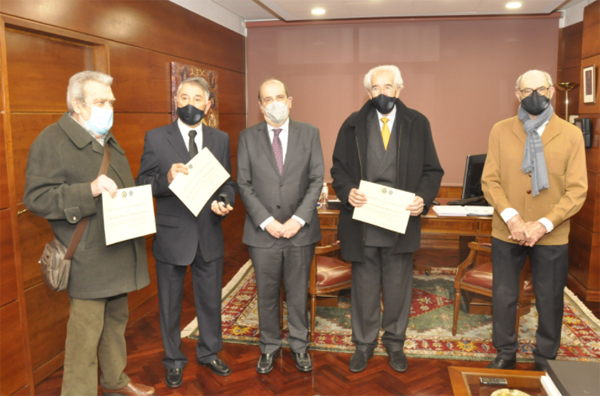 A Coruña entrega las insignias de oro