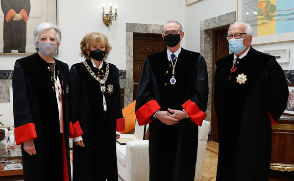 Victoria Camps; María Teresa Fernández de la Vega; Antón Costas; y Fernando Ledesma