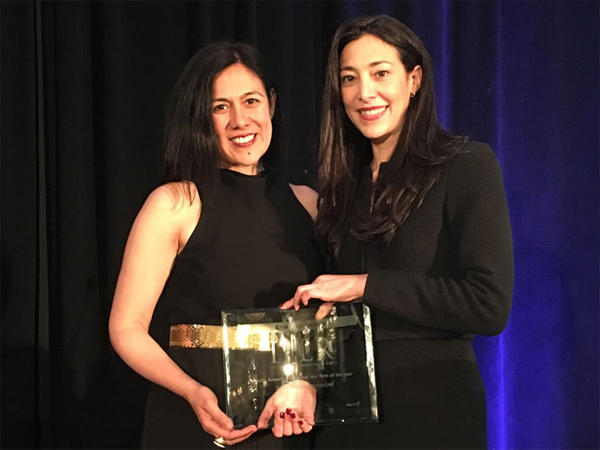 Ana Ramírez y Carolina Dávila, de la oficina de Nueva York, recogieron el galardón de Garrigues