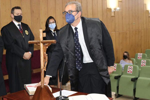 Antonio Cabezas toma posesión