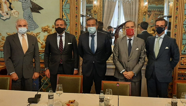 El presidente de la Cámara de Comercio, Ángel Asensio; el consejero de Justicia de la CAM, Enrique López; el decano del Colegio de Abogados de Madrid, José María Alonso; el presidente de CEIM, Miguel Garrido; y el director general de ISDE y actual presidente honorífico del Club Cámara, Juan José Sánchez Puig