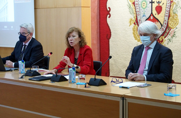 Margarita Delgado en el Colegio de Abogados de Málaga