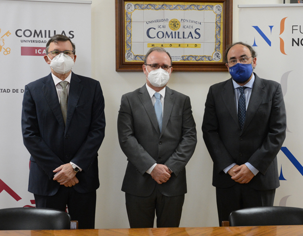 El Presidente Fundación Notariado, José Ángel Martínez Sanchiz, el Rector Universidad Pontificia de Comillas, Enrique Sanz Giménez-Rico y el Decano Facultad de Derecho (Comillas ICADE), Abel Veiga Copo