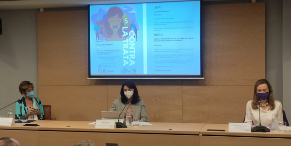 La presidenta del Consejo General de la Abogacía Española, Victoria Ortega, la ministra de Justicia, Pilar Llop y la delegada del Gobierno de Violencia de Género, Victoria Rosell