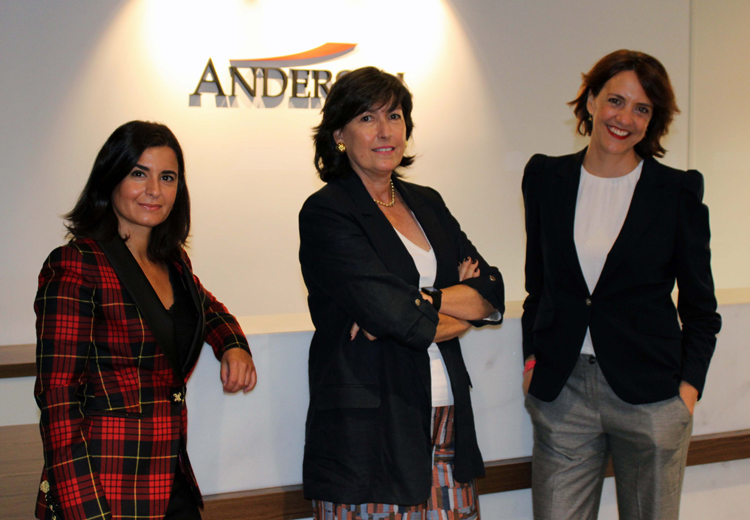 Raquel de la Viña, Victoria Caldevilla y Clara Marín