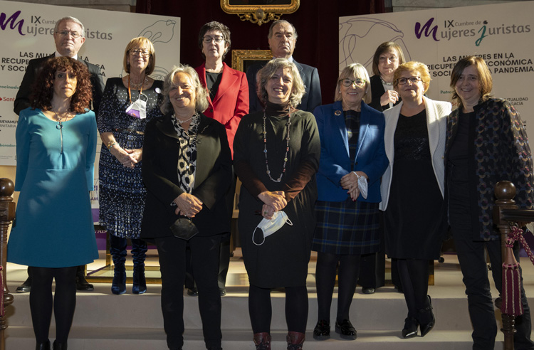 Socias de la Asociación de Mujeres Juristas Themis
