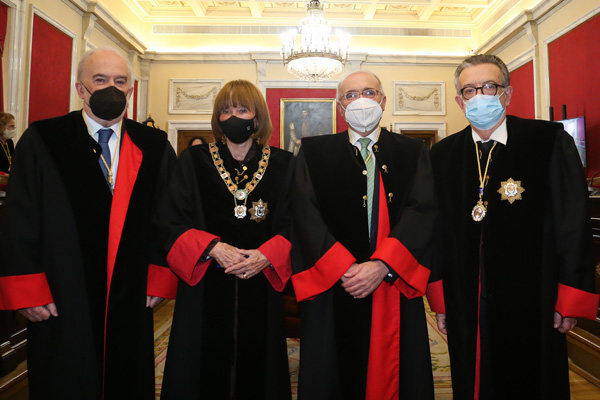 Santiago Muñoz; María Teresa Fernández de la Vega; Benigno Pendás; y Miguel Herrero