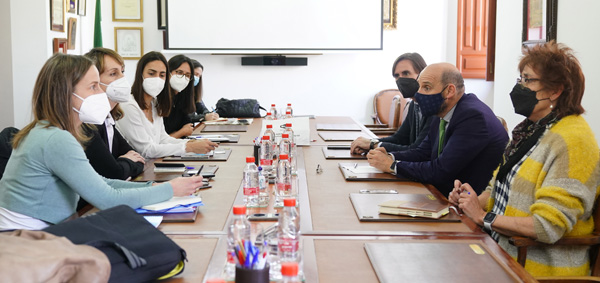 Reunión entre el Colegio de Abogados de Granada y ACNUR