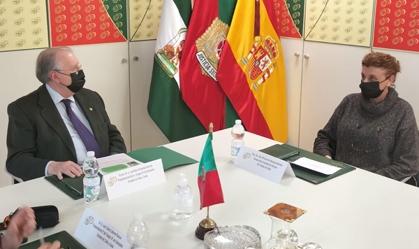 El presidente, José Blas Fernández Sánchez, y la decana de la Facultad, Socorro Montoya Sánchez