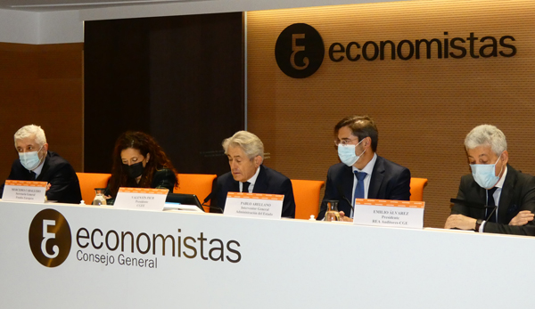 Santiago Durán, Mercedes Caballero, Valentín Pich, Pablo Arellano y Emilio Álvarez.