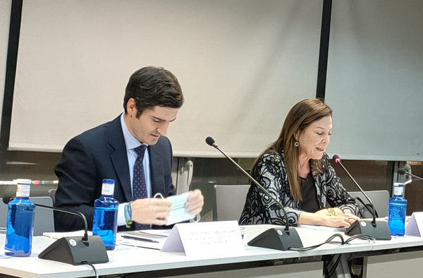 Pedro Pérez-Caballero y Ángela Coquillat, presidenta del Consejo Valenciano de Colegios de Abogados y vicedecana del ICAV