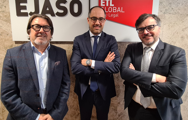 Alfredo Cerezales, Socio y director de la sede de Galicia, Enrique A. González, nuevo socio del área mercantil, Alberto López Gómez, Socio y responsable del área de Derecho Fiscal en Galicia.