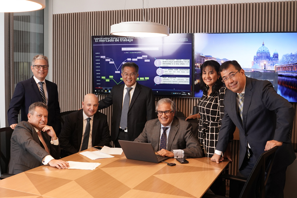 El equipo de Vinatea & Toyama