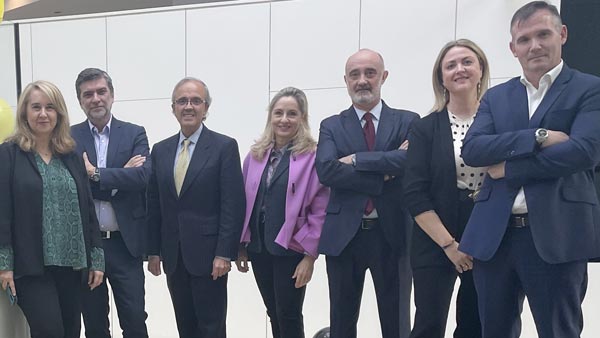 Cristina Retana (directora de Innovación y Contenidos de LA LEY), Guillaume Deroubaix (CEO Karnov Region South), Vicente Sánchez (CEO Aranzadi LA LEY), Cristina Sancho (directora de Asuntos Corporativos de LA LEY), Bernardo Sáinz-Pardo (director de Ventas y Formacion de LA LEY), Beatriz Pérez-Olleros (directora de Soluciones de mercado de LA LEY) y Pepe Medina (director de Tecnología de Karnov Region South)