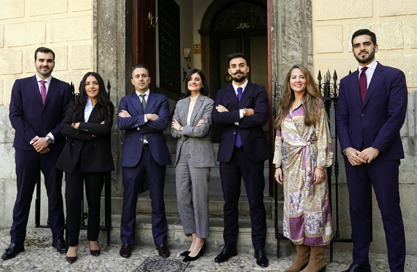 La junta directiva del Grupo de Abogados Jóvenes de Granada