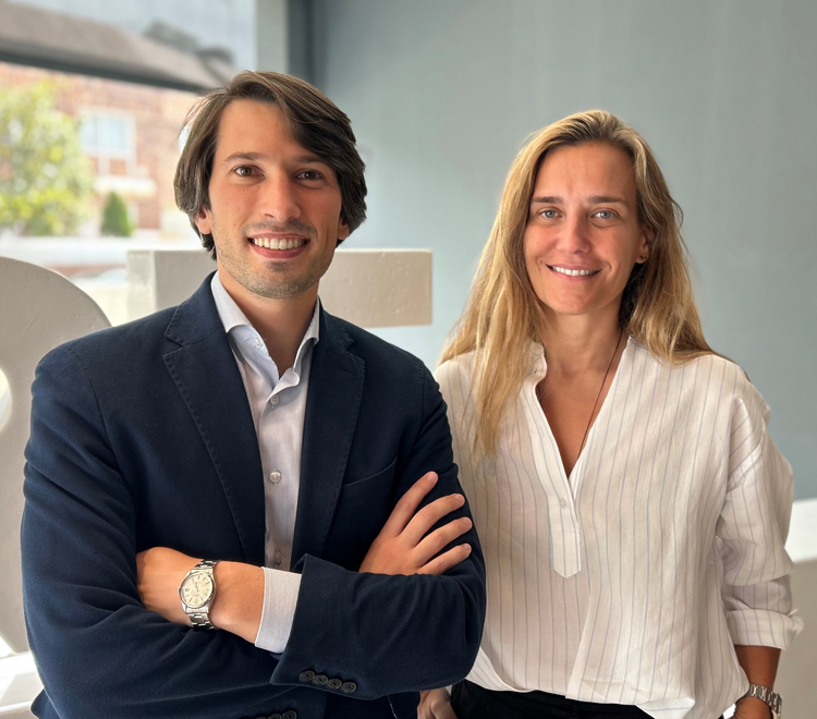 Víctor Artola y Cristina Camarero