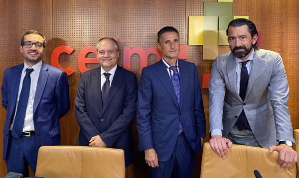 Lluís Farrés (director de Asesoría Jurídica de Concursal y Reestructuraciones de CaixaBank), José Antonio Álvarez (presidente de la Comisión de Asuntos Económicos y Financieros de CEIM), Sergio Serrano (director de Proyectos Singulares del Banco Sabadell) y Guillermo Prada (economista y socio de PradaGayoso)